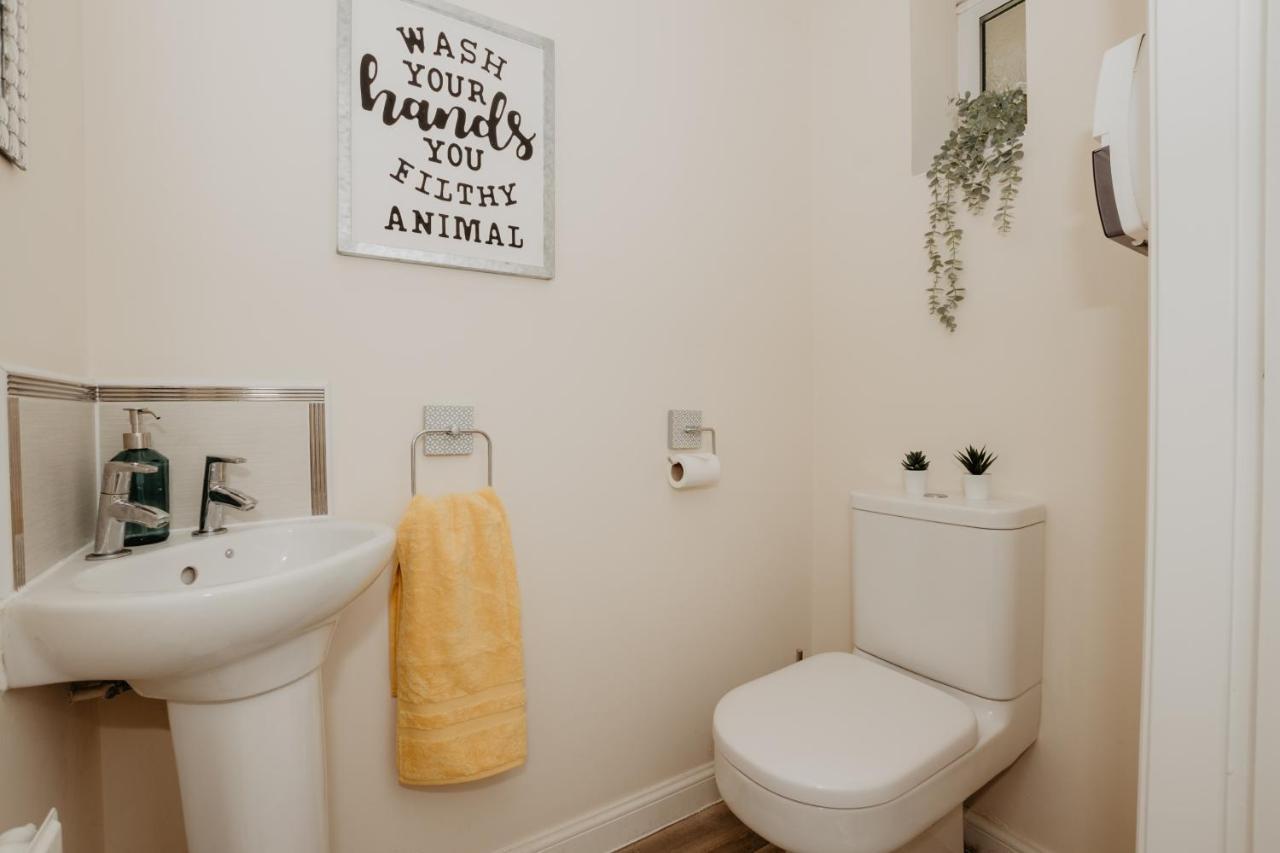 Coyle House, 3 Bed,Corby, Super Kings Or Twins, Driveway, Free Wi-Fi, Corporates Welcome Luaran gambar
