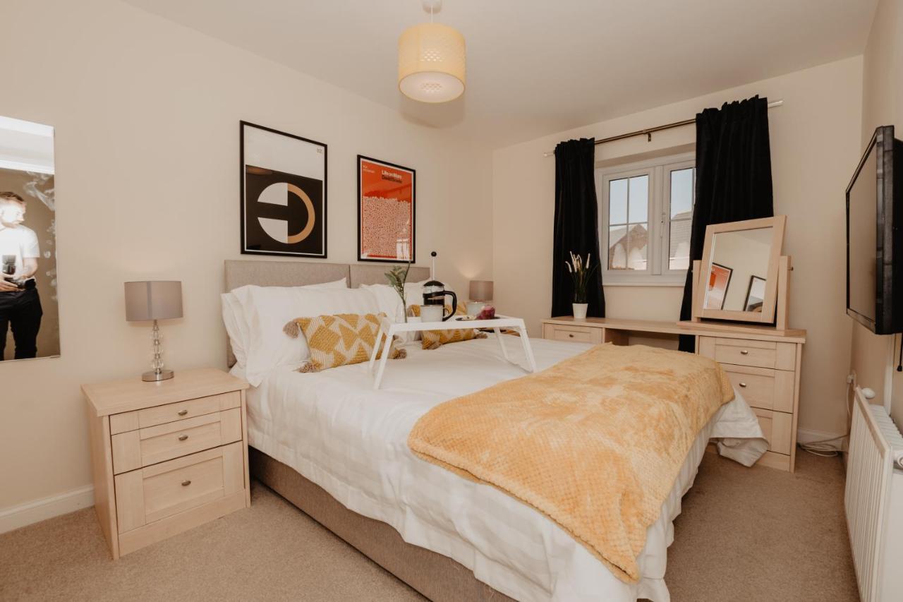 Coyle House, 3 Bed,Corby, Super Kings Or Twins, Driveway, Free Wi-Fi, Corporates Welcome Luaran gambar