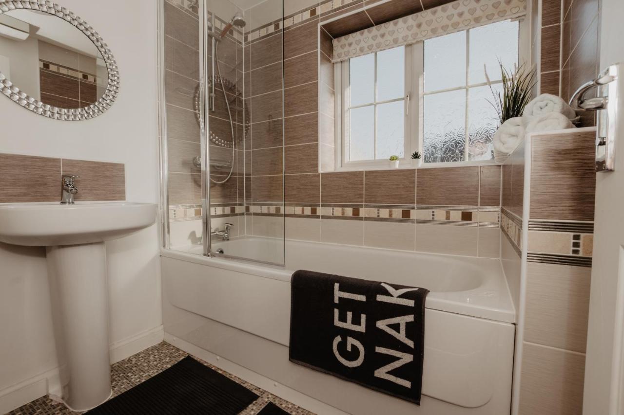 Coyle House, 3 Bed,Corby, Super Kings Or Twins, Driveway, Free Wi-Fi, Corporates Welcome Luaran gambar