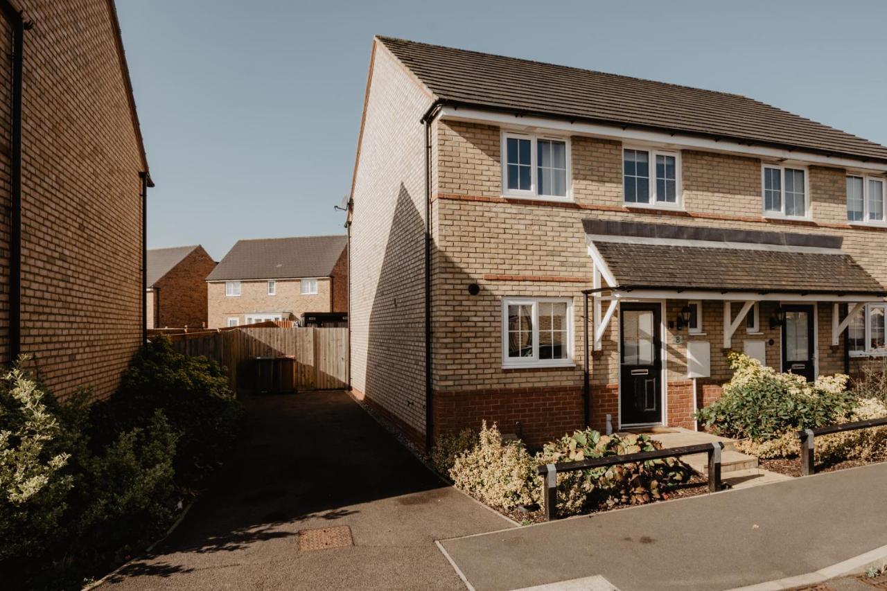 Coyle House, 3 Bed,Corby, Super Kings Or Twins, Driveway, Free Wi-Fi, Corporates Welcome Luaran gambar